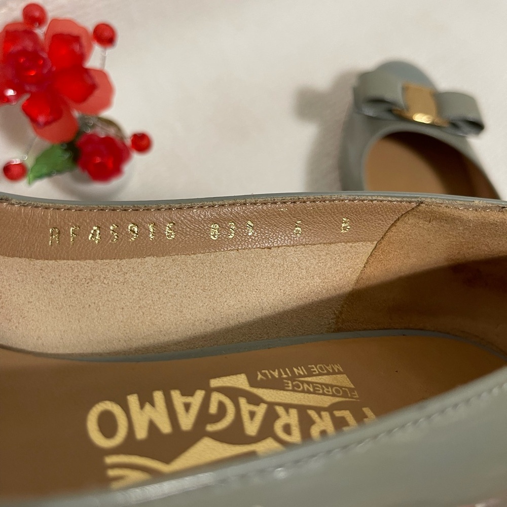 Salvatore Ferragamo Pumps Size 6 - Picture 5 of 6